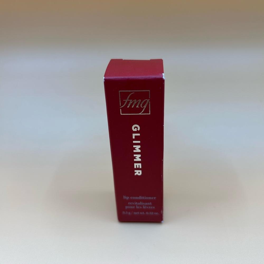 NWT Avon fmg Glimmer Lip Conditioner